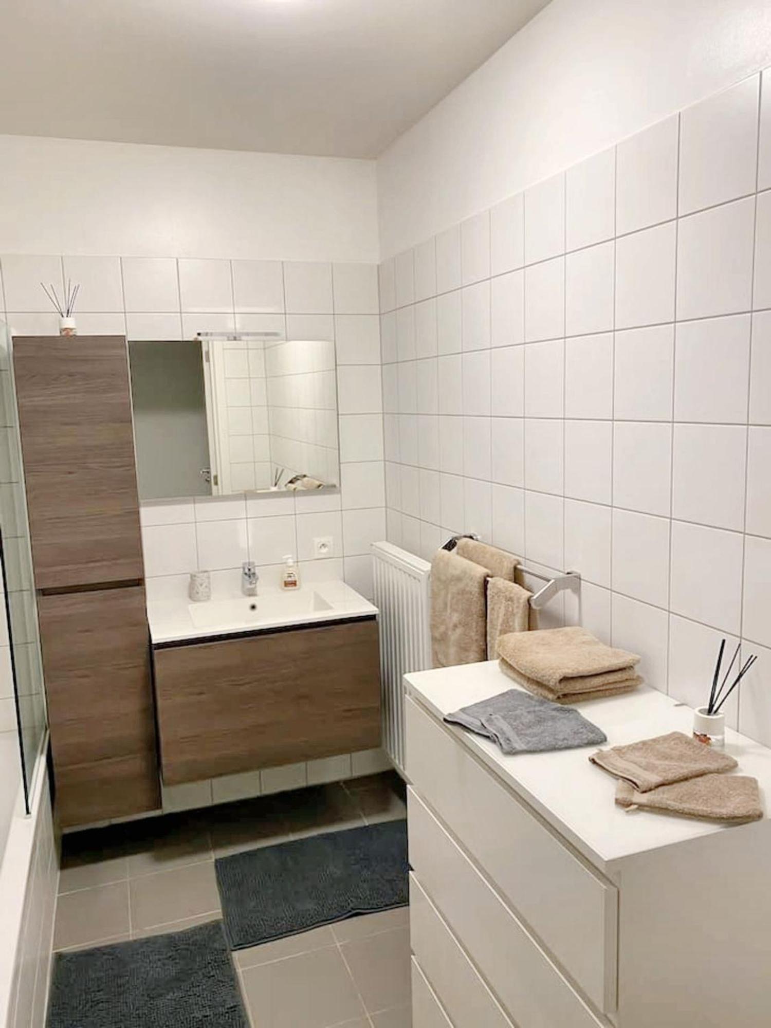 Modern Apartment In Cureghem Anderlecht 134 M² + Terrace Brussels Luaran gambar
